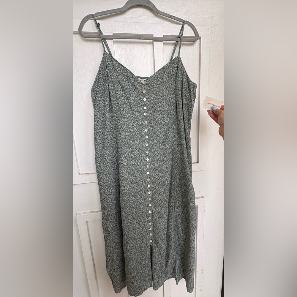 New with tags size xl Lucky Brand sage Green Dress with Button & lace back